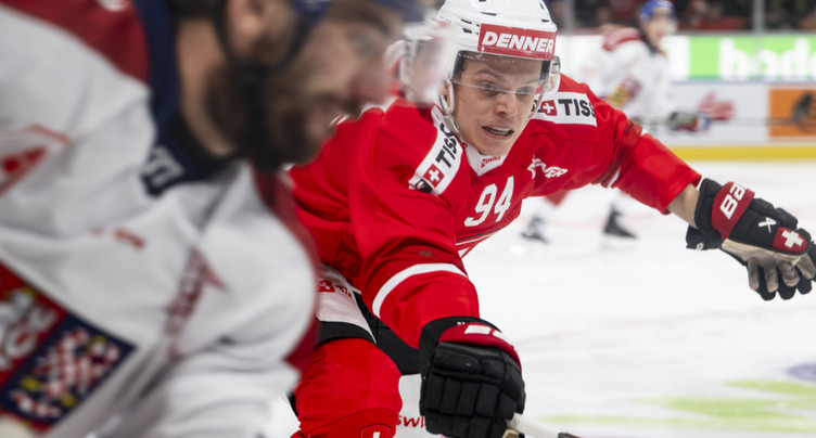 Euro Hockey Tour: la Suisse s'incline de peu contre la Tchéquie