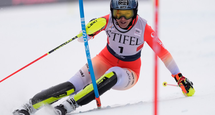 Slalom de Courchevel: Holdener pour un podium?