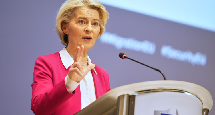 Auto: l'UE prête à assouplir l'objectif du tout-électrique en 2035