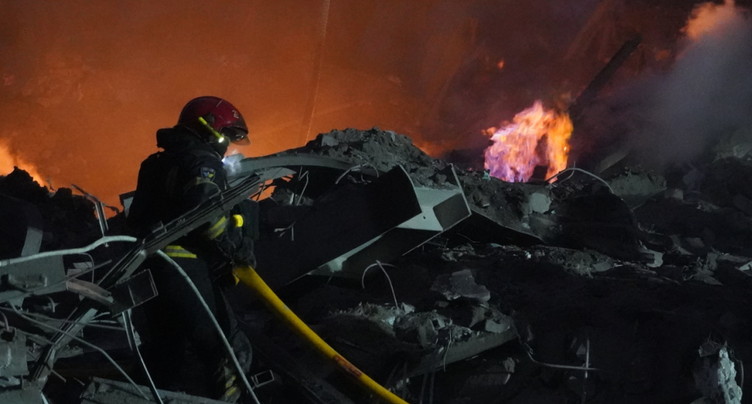 Ukraine: des frappes russes font deux morts près de Kharkiv