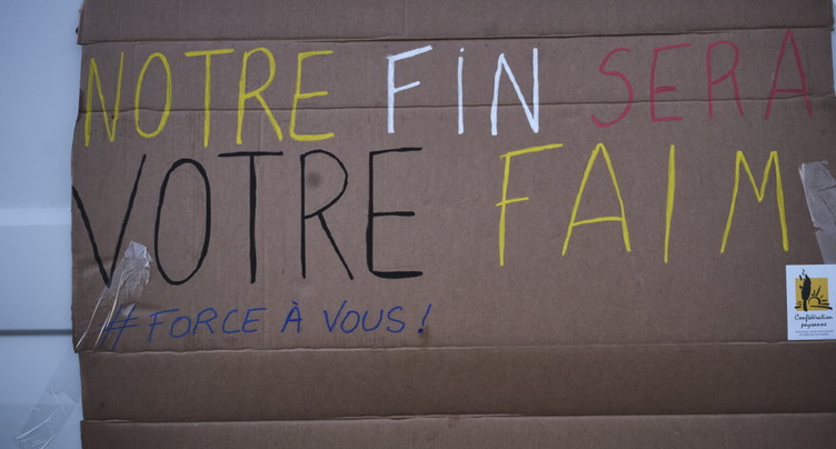 Colère agricole: des tracteurs sont entrés dans Paris