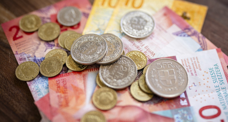 L'initiative sur l'argent liquide inadéquate, dit le gouvernement