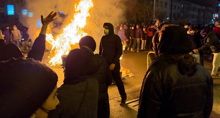 Trump aux manifestants iraniens: renversez le pouvoir