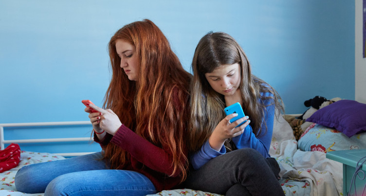 Plus de 80% des Suisses pour un âge limite pour les réseaux sociaux