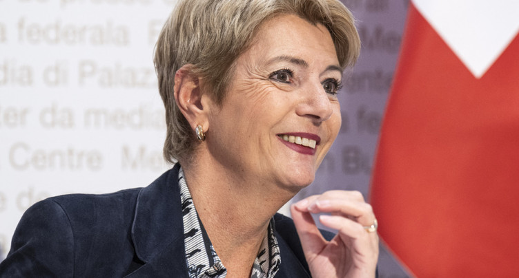 Un comité interpartis défend le projet d'imposition individuelle