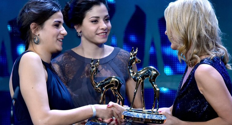 Grèce: la militante Sarah Mardini acquittée de trafic de migrants