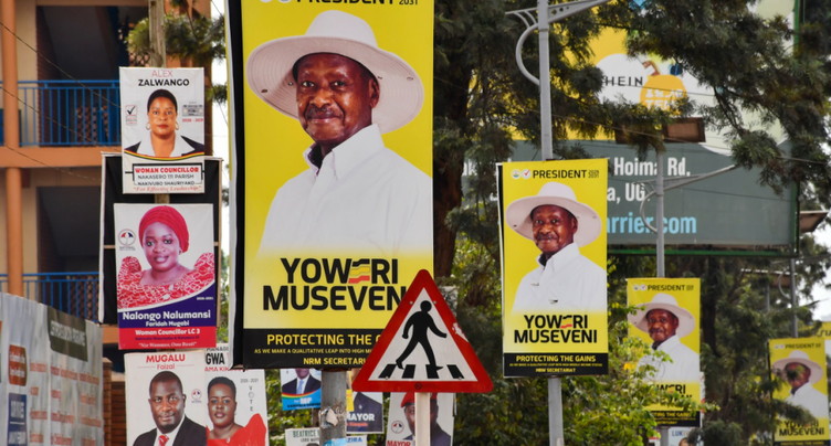 Ouganda: l'armée réfute avoir emmené de force l'opposant Bobi Wine