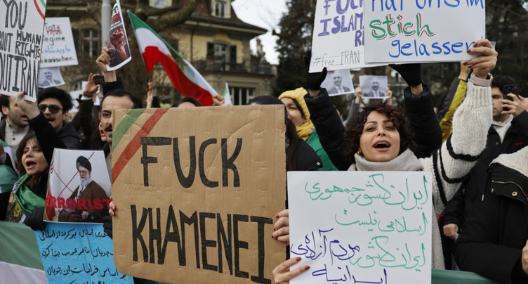 À Berne, environ 200 personnes manifestent contre le régime iranien