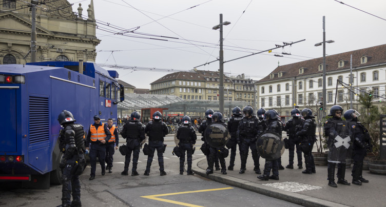 Déploiement policier à Berne lors d'une manifestation anti-WEF