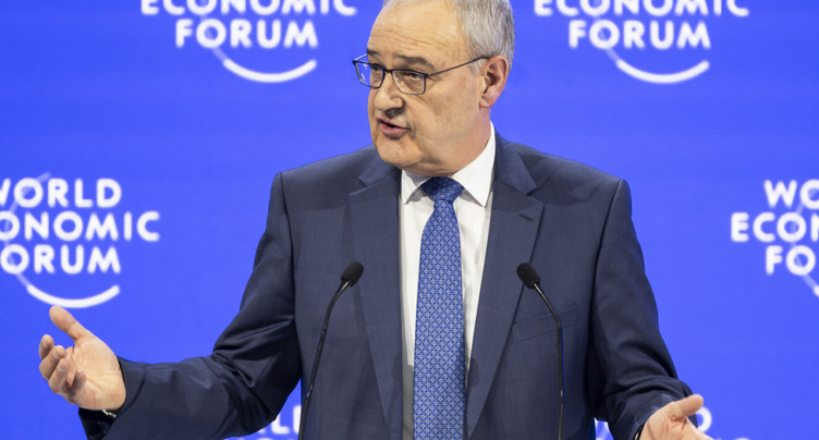 Guy Parmelin ouvre le WEF, en pensée avec Crans-Montana
