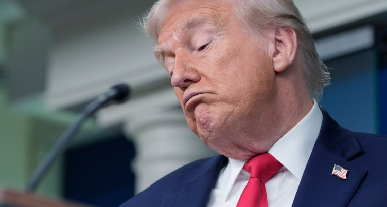 Trump vante son bilan lors d'une conférence de presse décousue