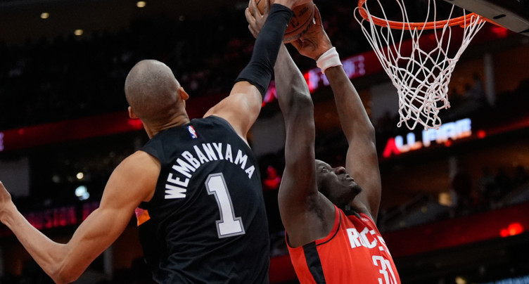 Les Rockets de Capela renversent San Antonio