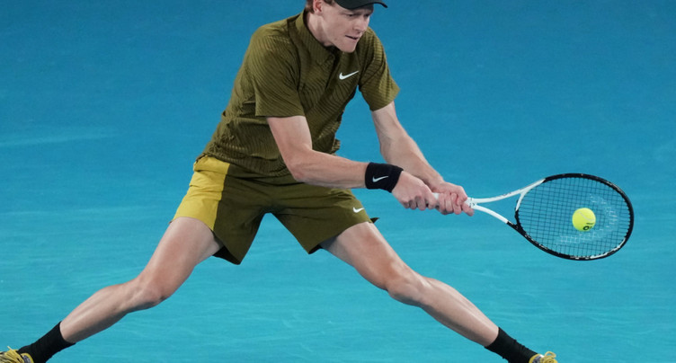 En démonstration, Jannik Sinner file au 3e tour à Melbourne