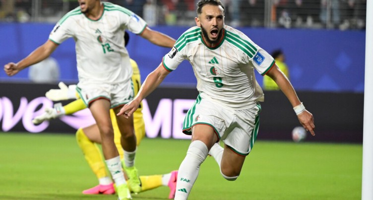 L'Algérie s'impose sans briller et grâce à deux corners
