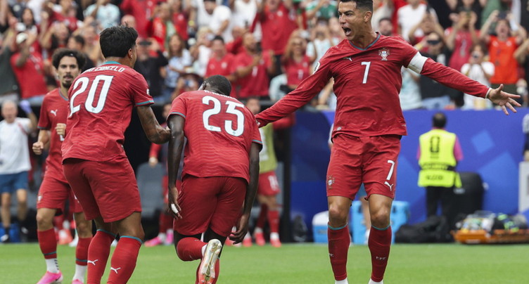 Le Portugal étrille l'Ouzbékistan