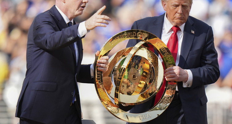 Donald Trump remettra le trophée au vainqueur de la finale