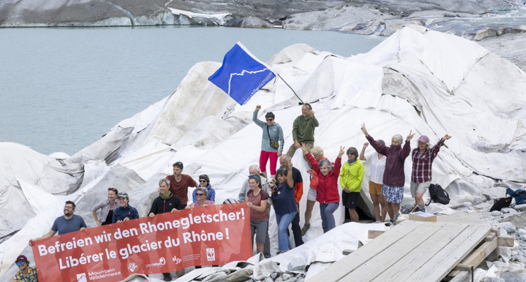 Glacier du Rhône: pétition contre la grotte touristique