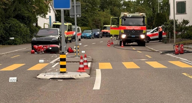 Stäfa (ZH): une scootériste trouve la mort dans un accident