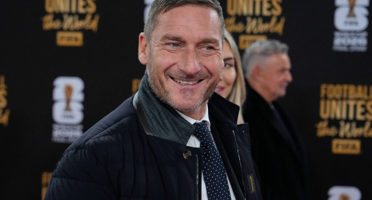 Francesco Totti délaisse le football pour le basket