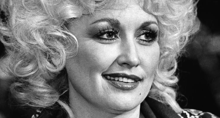 Les Etats-Unis inaugurent une journée en hommage à Dolly Parton