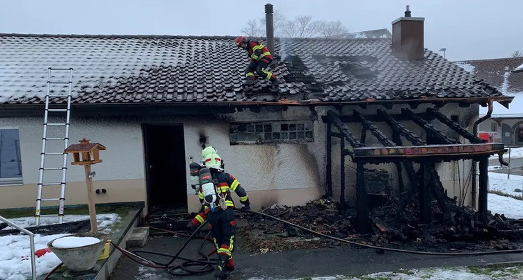 Un bûcher s'embrase à Bellelay