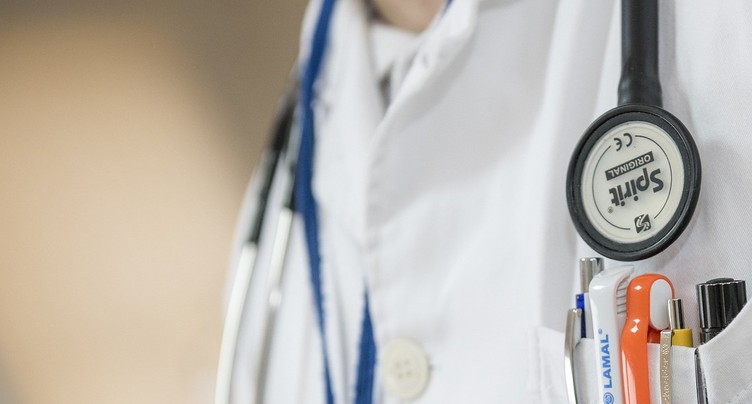 Médecin chaux-de-fonnier de retour devant la justice