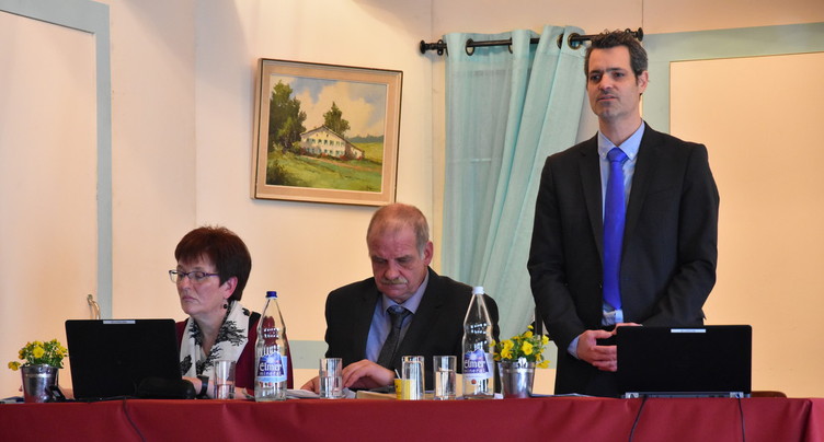 Une assemblée sans parler de taureaux