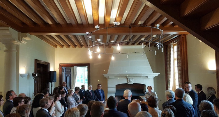 Les clés du domaine de Mont-Renaud remises à la fondation Les Castors