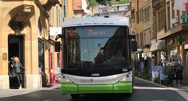 Une pétition pour une rue du Seyon sans bus