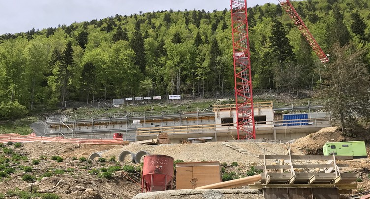 Accident de chantier à St-Imier : des défaillances humaines et techniques à l’origine
