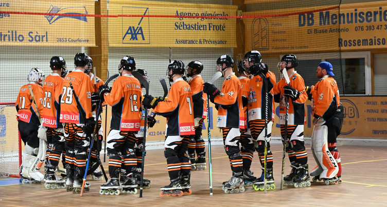 Le SHC Rossemaison dos au mur