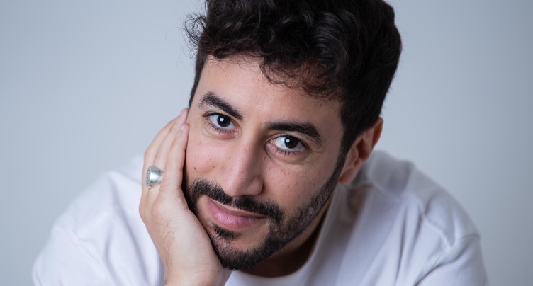 « Autour d’un café » avec Akim Omiri