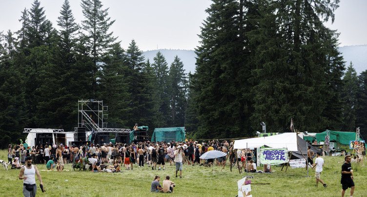 La fête illégale se poursuit à Malleray