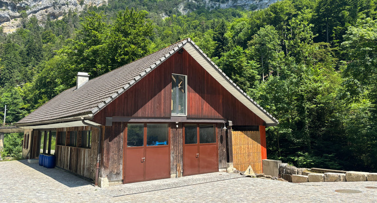 Un restaurant à l'ancienne scierie des gorges de Moutier
