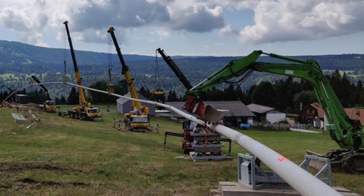 La conduite d’eau de St-Imier vers les Franches-Montagnes est posée