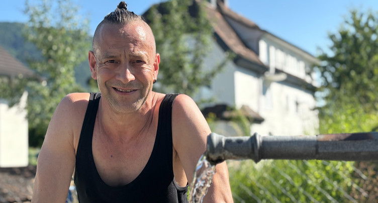 À Moutier, un étonnant funambule dompte les fontaines