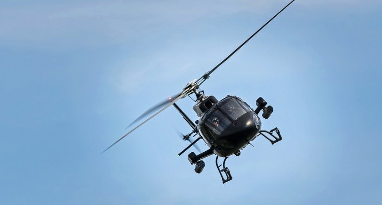 Un hélicoptère de la police en exercice au-dessus de Porrentruy