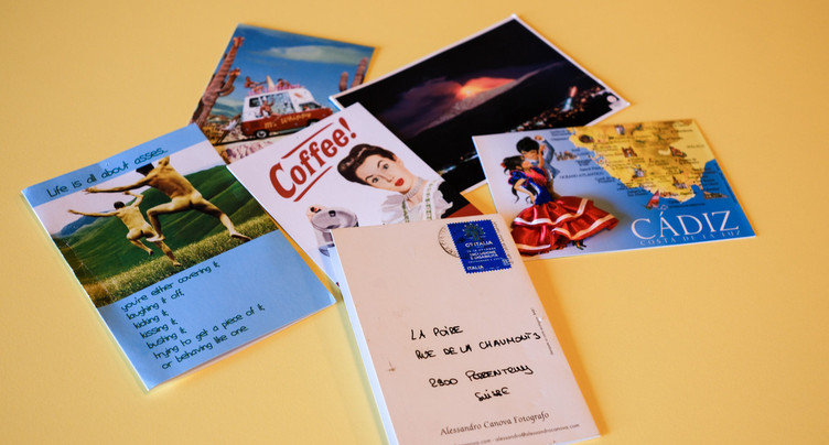 Les cartes postales retrouvent une place de choix