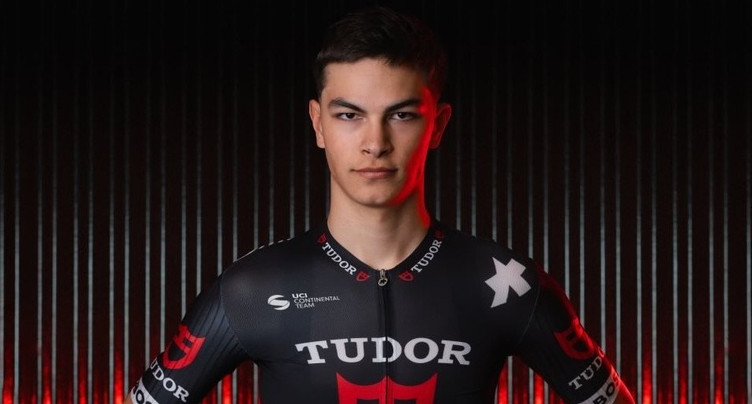 Victor Benareau au pied du podium