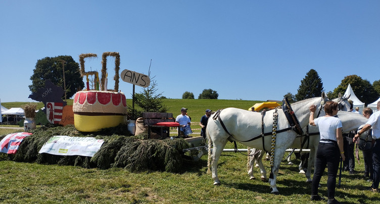 AgriJura présente un char spécial pour ses 50 ans au Marché-Concours