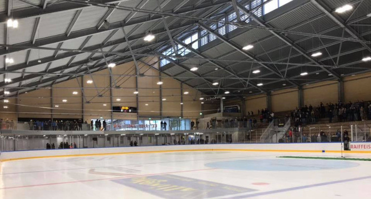 Piscine et patinoire : les prix grimpent