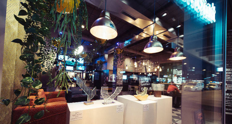 Les artistes s’emparent des vitrines des magasins