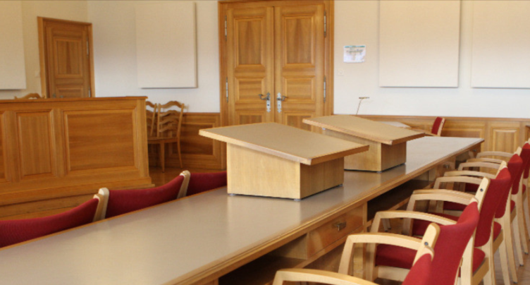 Quatre ans de prison pour un compagnon qui contrôlait tout