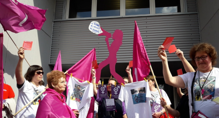 Le CEJEF déplace des examens pour la grève des femmes