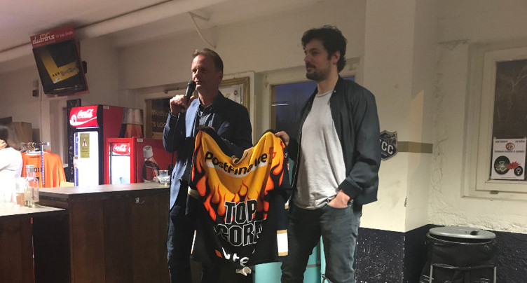 Maillots du HCC vendus aux enchères