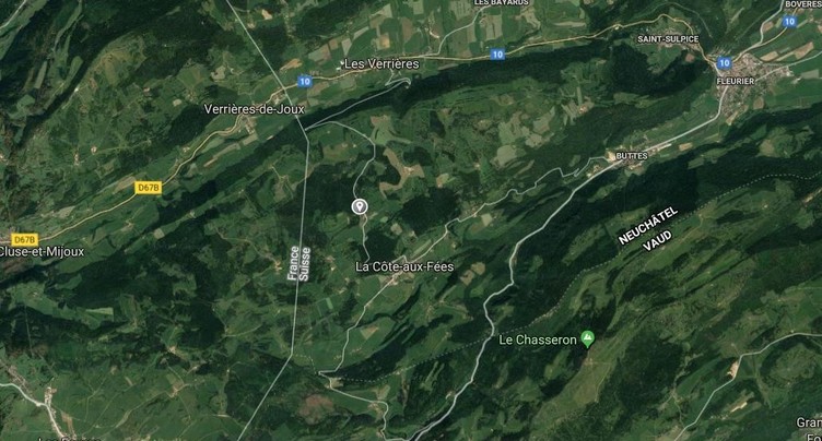 Sa voiture heurte un rocher, il est héliporté