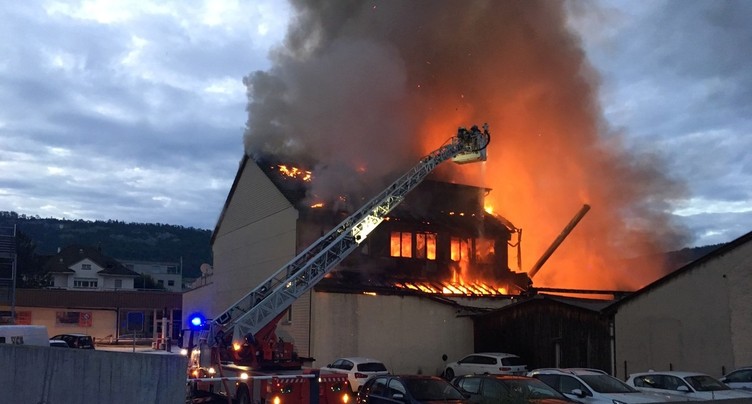 Incendie à Delémont : la piste criminelle est écartée pour l’instant