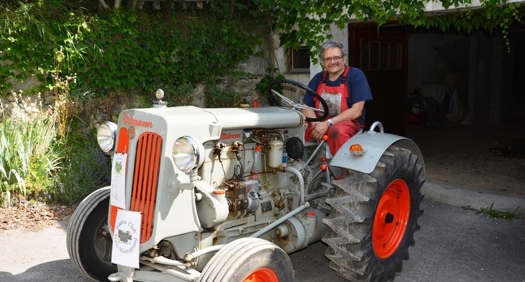 Des vieux tracteurs se rencontrent à Saignelégier