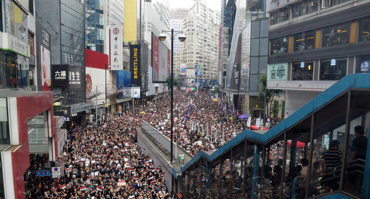 Les manifestants de Hong Kong, Michel Sardou et les autres…
