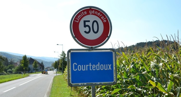 Opposition citoyenne contre un projet d’antennes 5G à Courtedoux